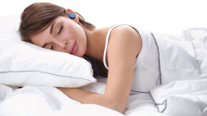 Manfaat dan Tips Mendengarkan Musik Sambil Tidur